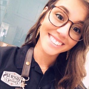 Meet your Posher, Cassie